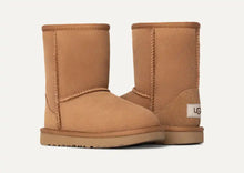 Load image into Gallery viewer, UGG - Kids&#39; Classic II Boot - Chestnut